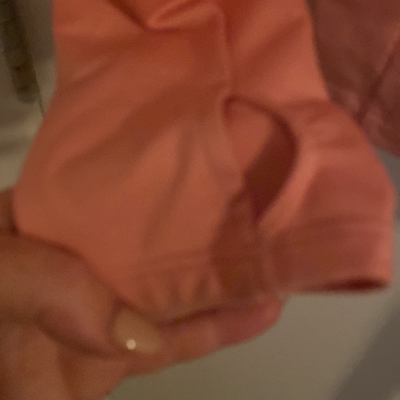 LikeNEW!!💕🌺🌸🎯👛🎊 - Picture 5 of 6